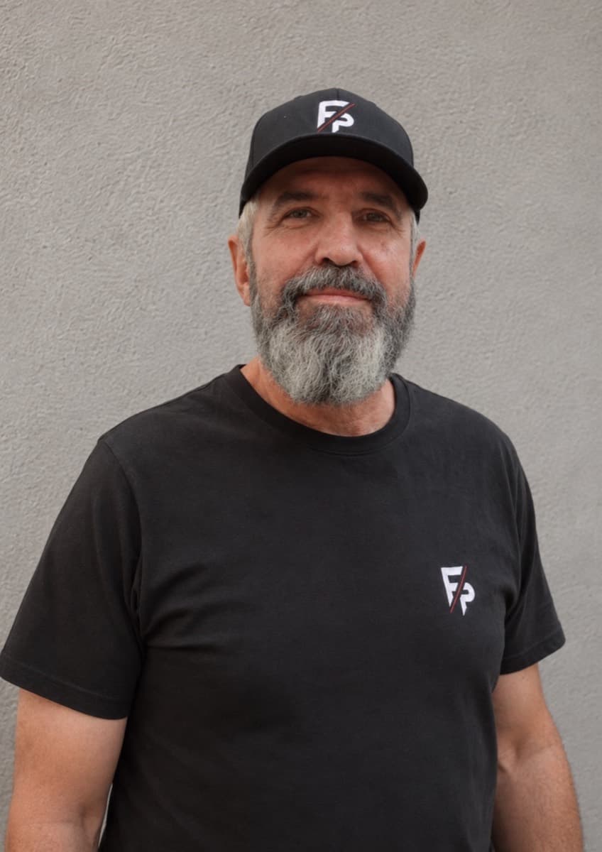 Mike van Heuvel, Elektriker